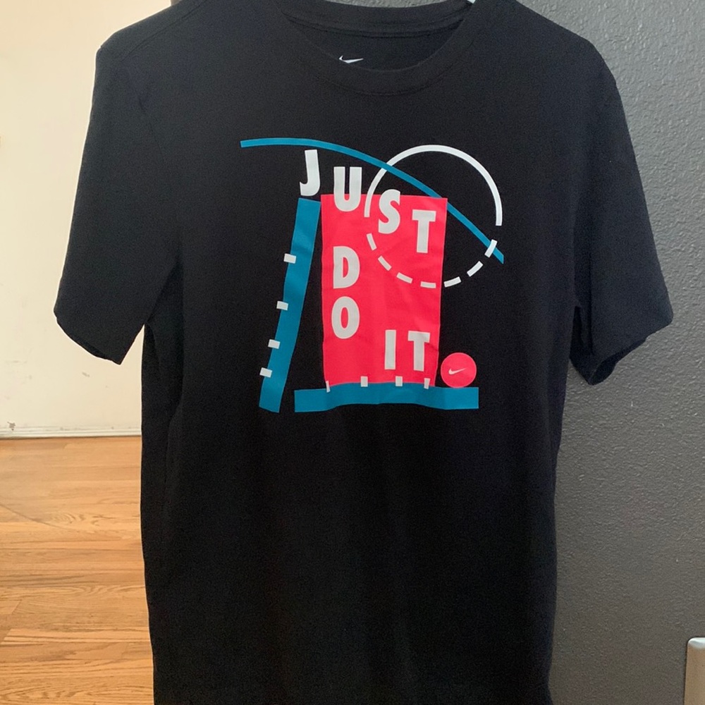 Boys Nike Tee in Black